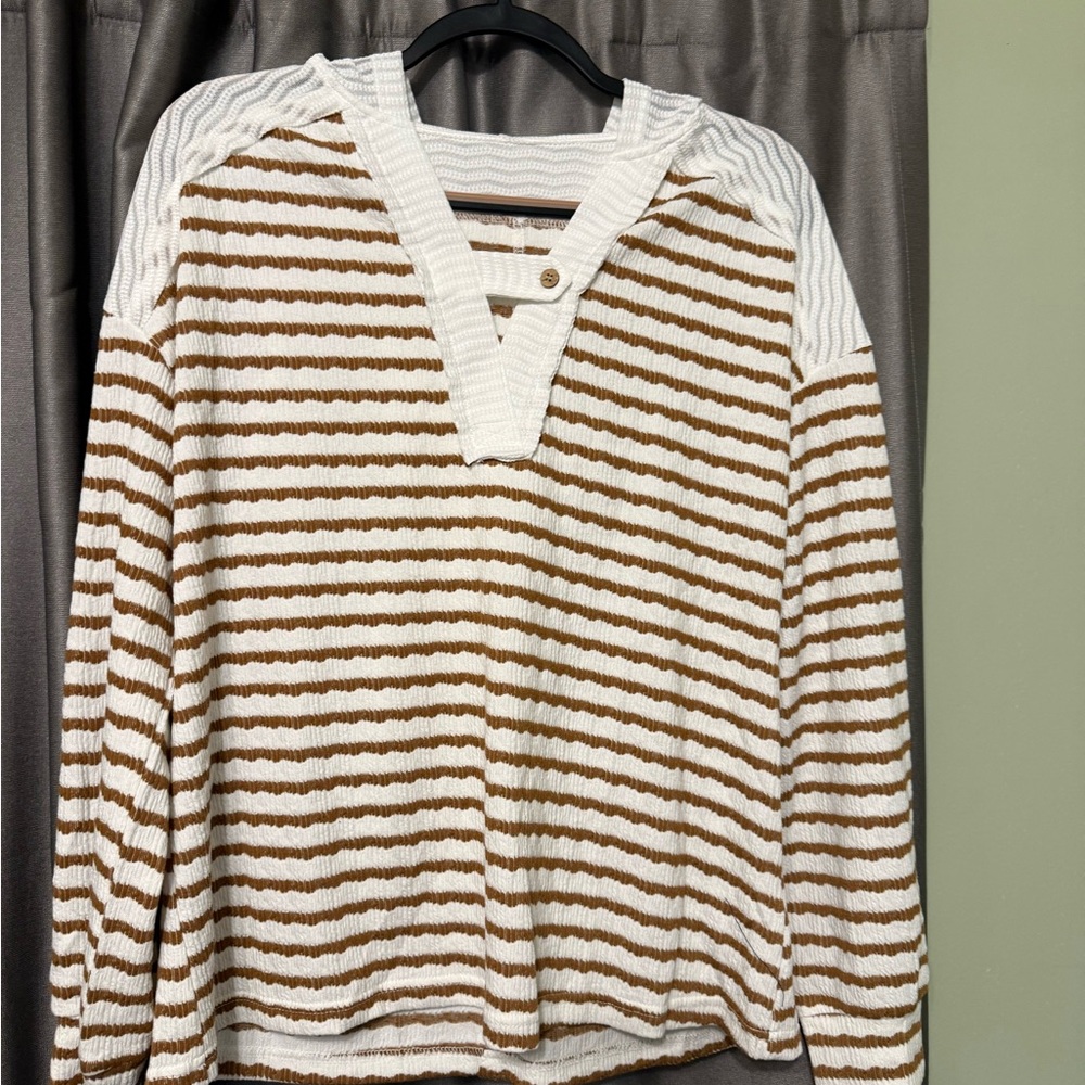 NWT Striped V-Neck Women's Hooded Long Sleeve Top